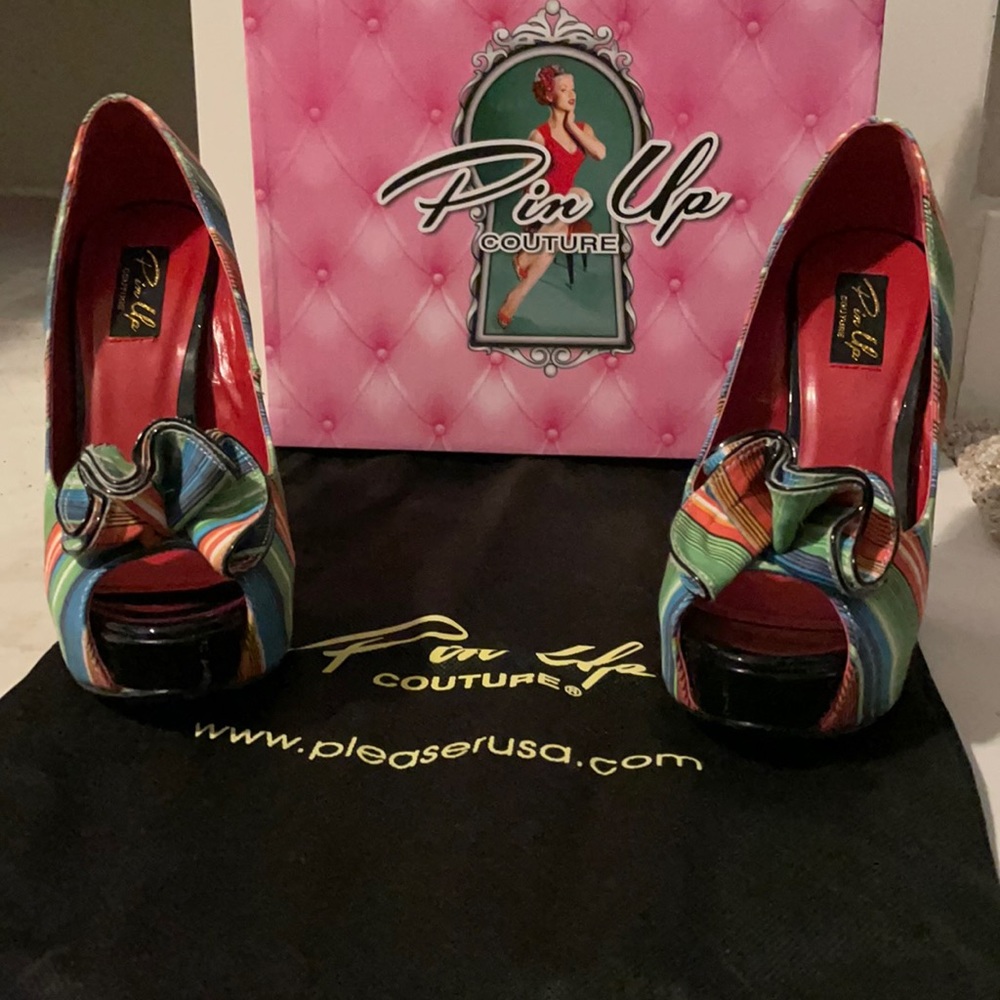 Pin Up Couture Lolita (Sarape Print) Platform Heels NWT